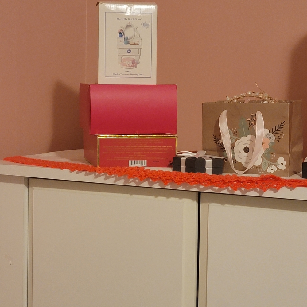 PRADA CANDY VANITY CASE - Picture 4 of 4